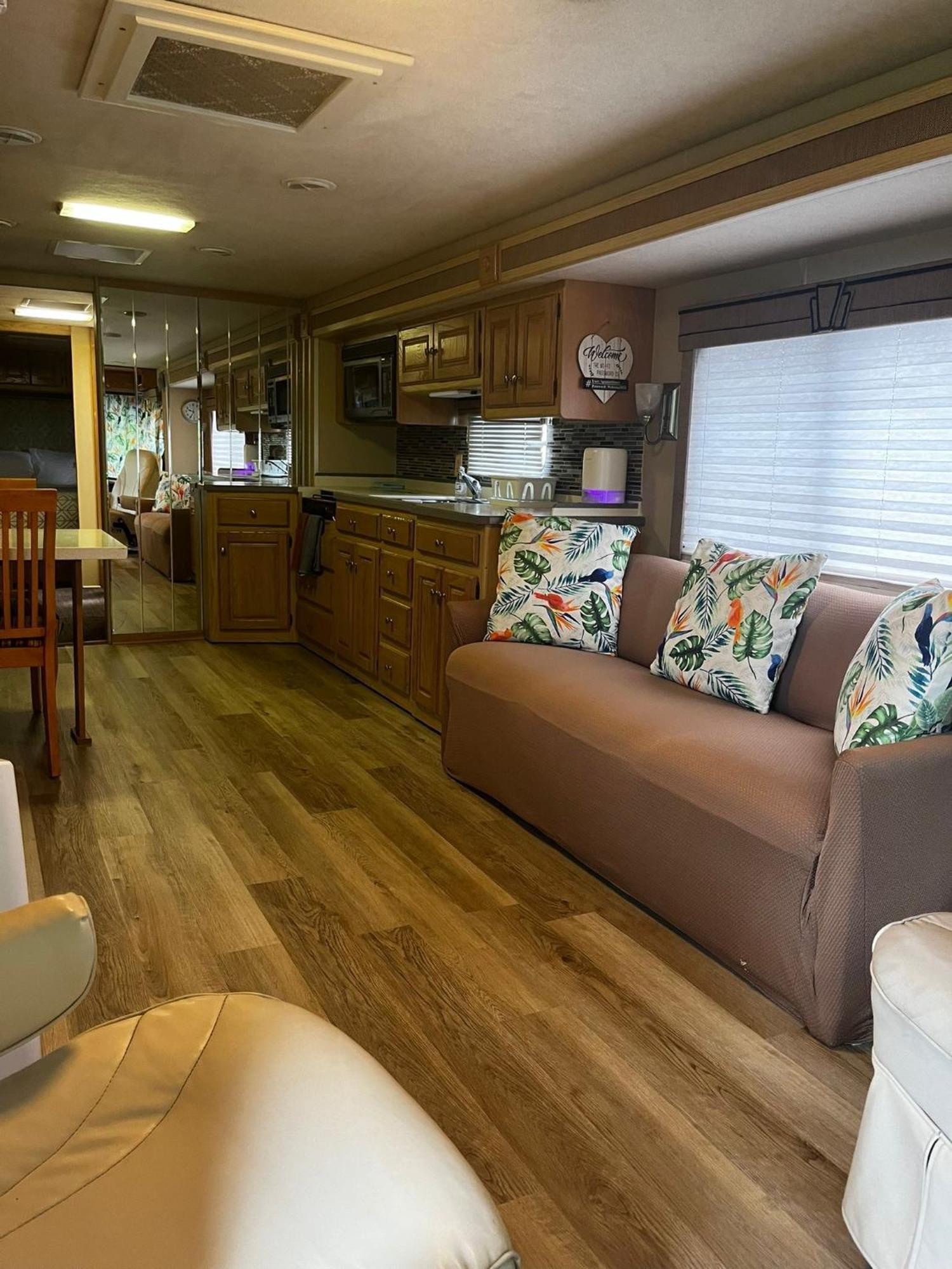 Remodeled And Comfortable Rv - Free Parking Miami Exterior photo